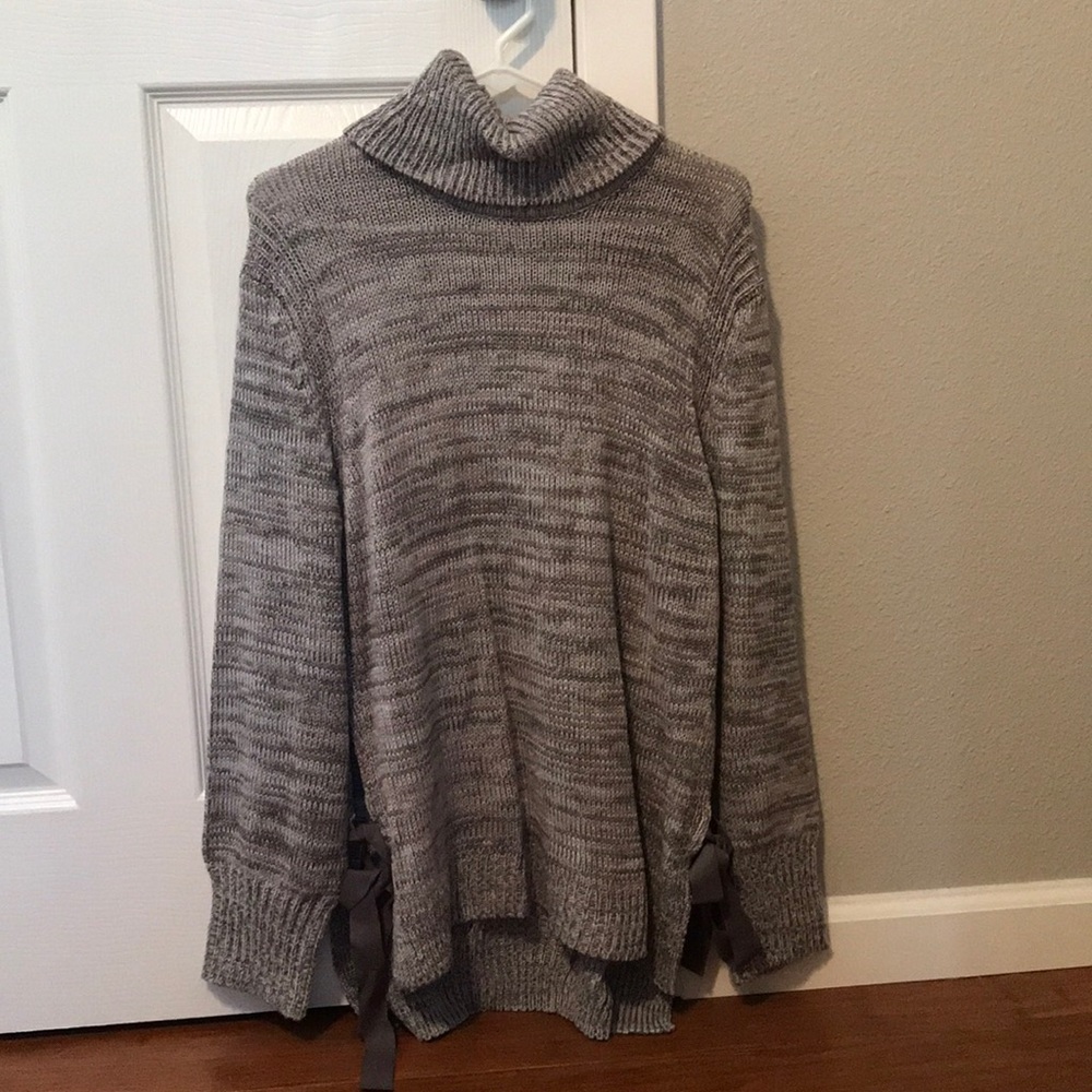 Ellen Tracy Turtle Neck Sweater